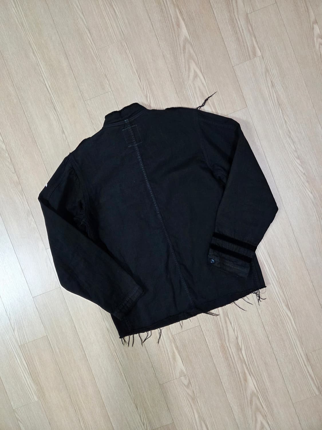 VALERIE JAPAN 블랙 커팅 디테일 필드 재킷 상품이미지6