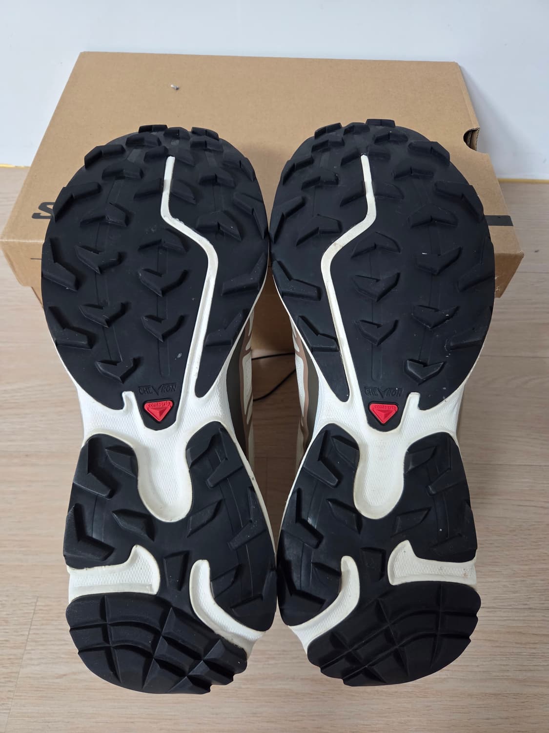 살로몬 XT 6 아몬드 밀크 280 mm 상품이미지6