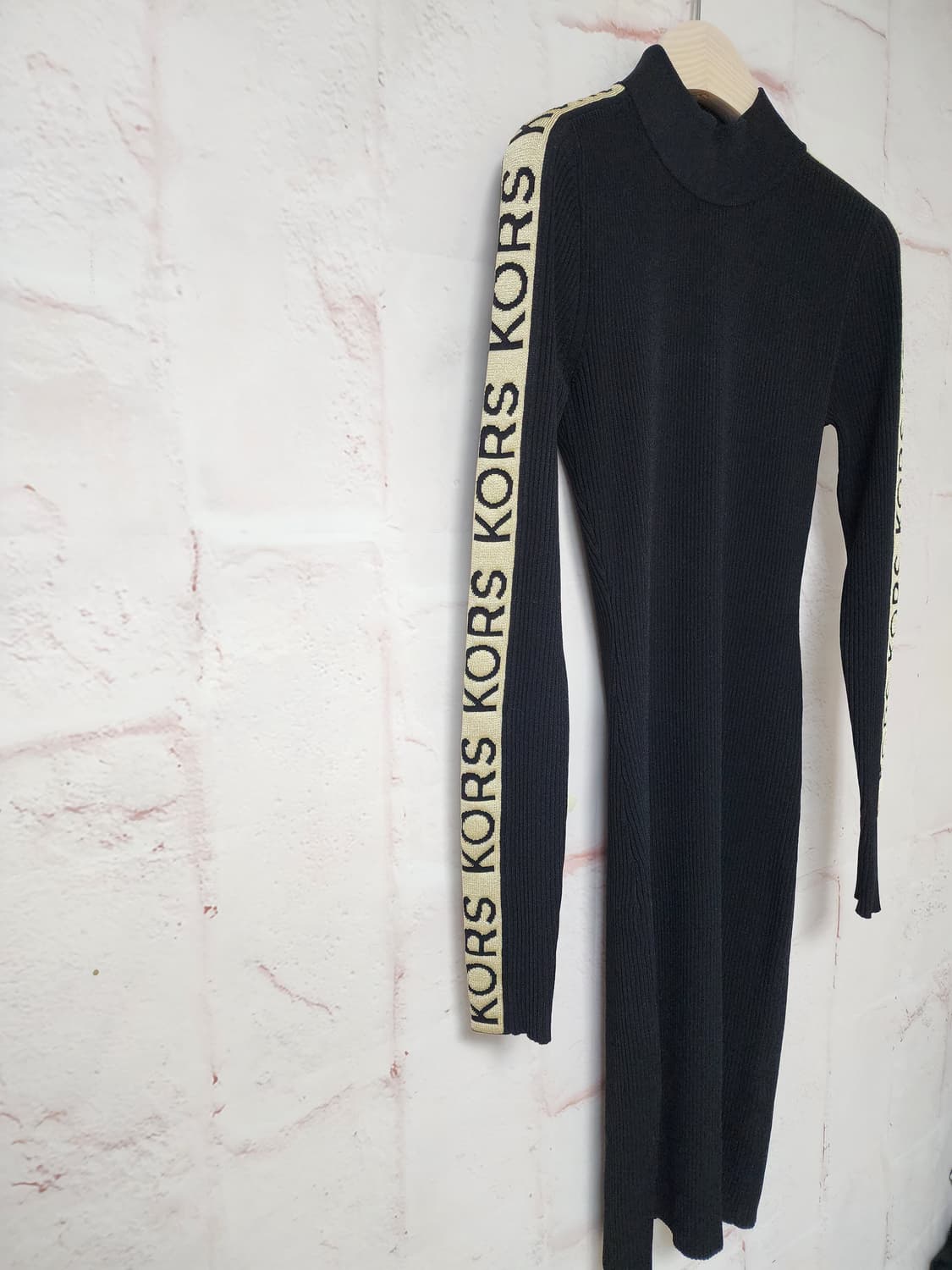 마이클코어스 립 니트 원피스
 상품이미지3