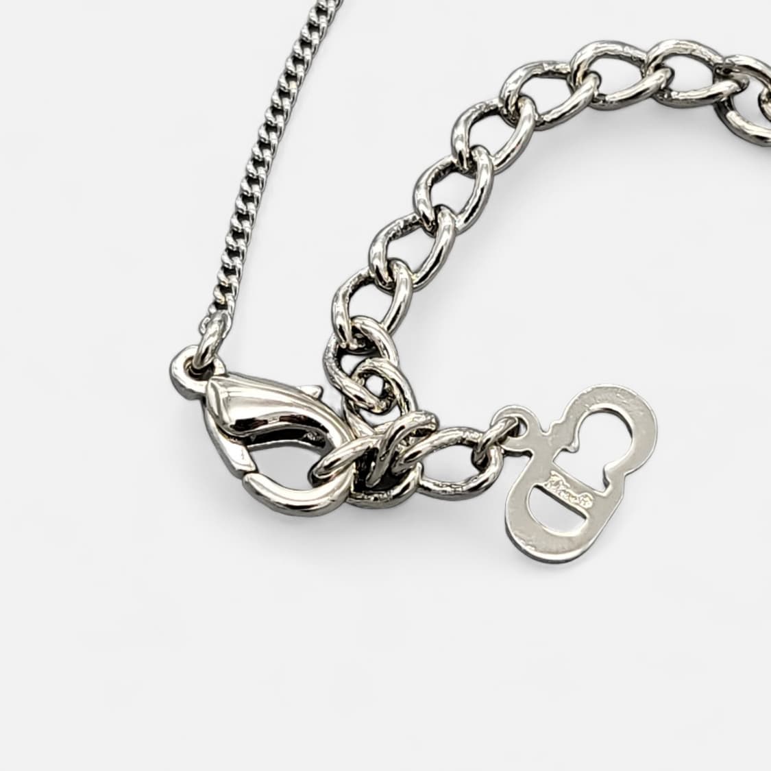 디올 로고 디스크 목걸이 상품이미지8