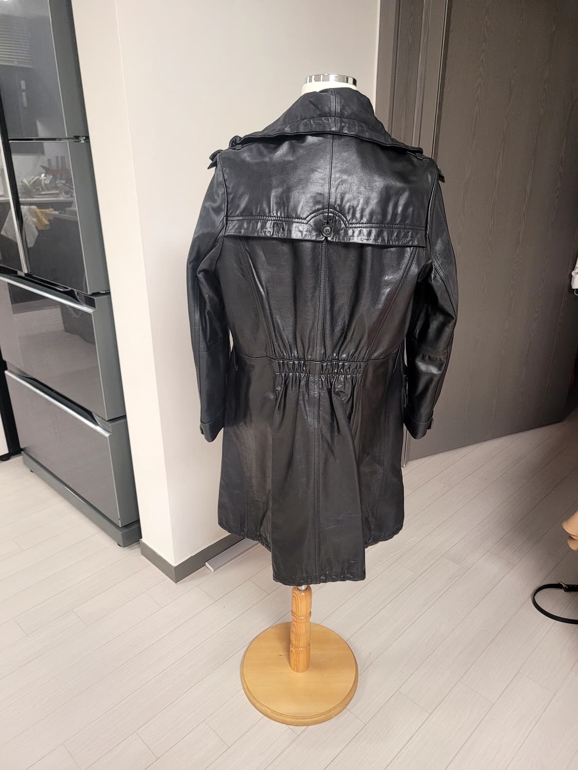 블랙 레더 롱 코트 / 트렌치 무드 롱 재킷
 상품이미지7