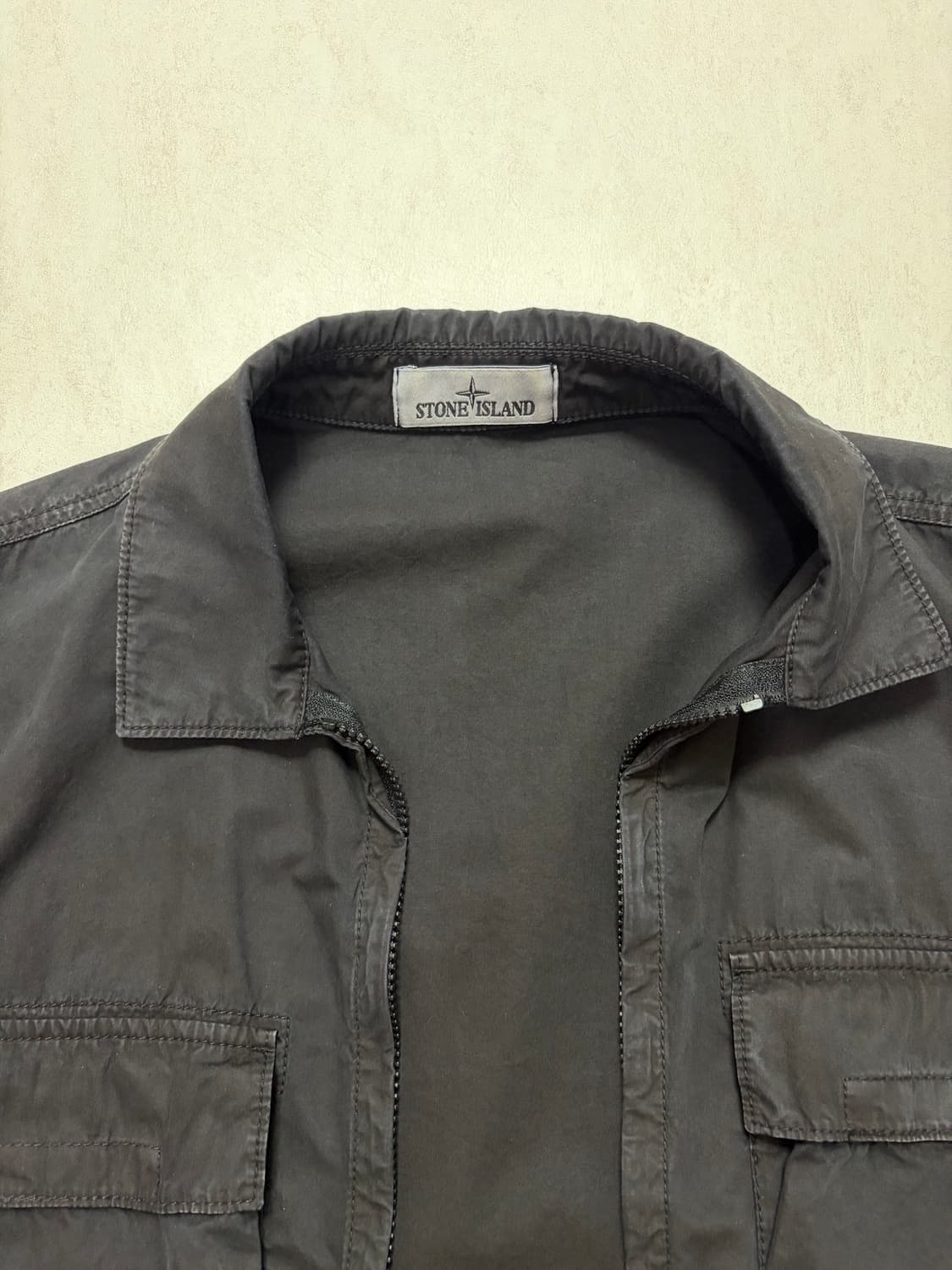 스톤아일랜드 올드이펙트 오버셔츠 블랙(XL) - 22SS 상품이미지3