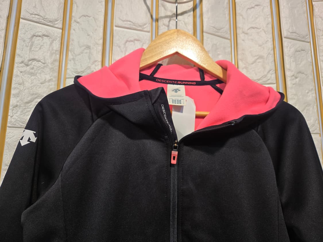 데상트 여성 기모 후드집업 져지 트레이닝상의 M 새상급 상품이미지3