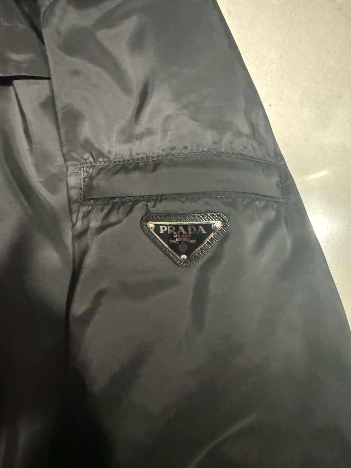 [당일출고,50사이즈] 프라다 리나일론 바람막이 상품이미지3