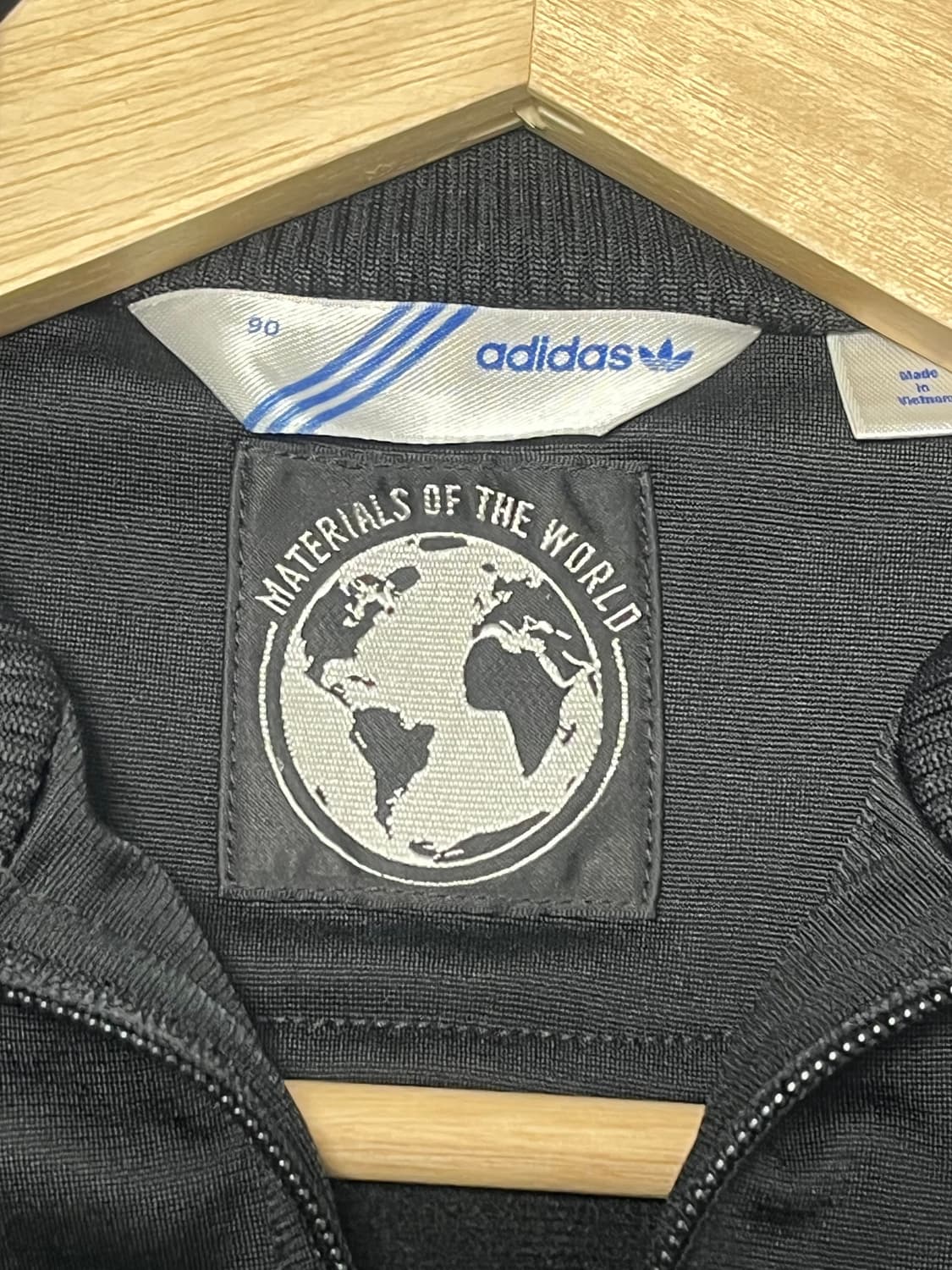 S/90) [희귀/한정판] 아디다스 MOTW 스페인 검빨 장미자수 트랙탑 상품이미지4