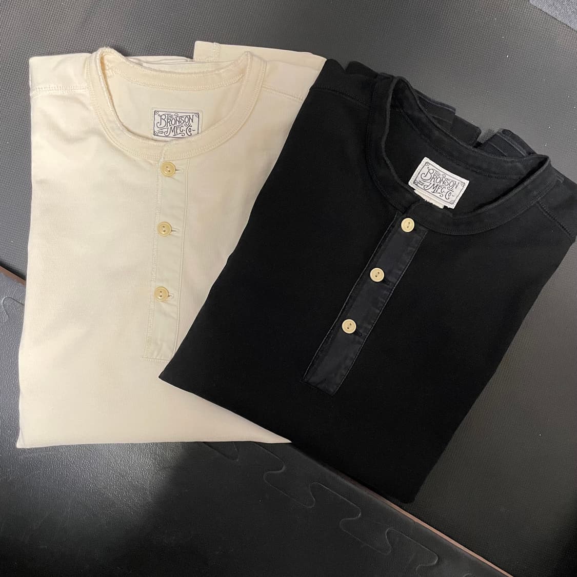 브론슨 헨리넥(긴팔) Black, Apricot XXL 일괄판매 상품이미지1