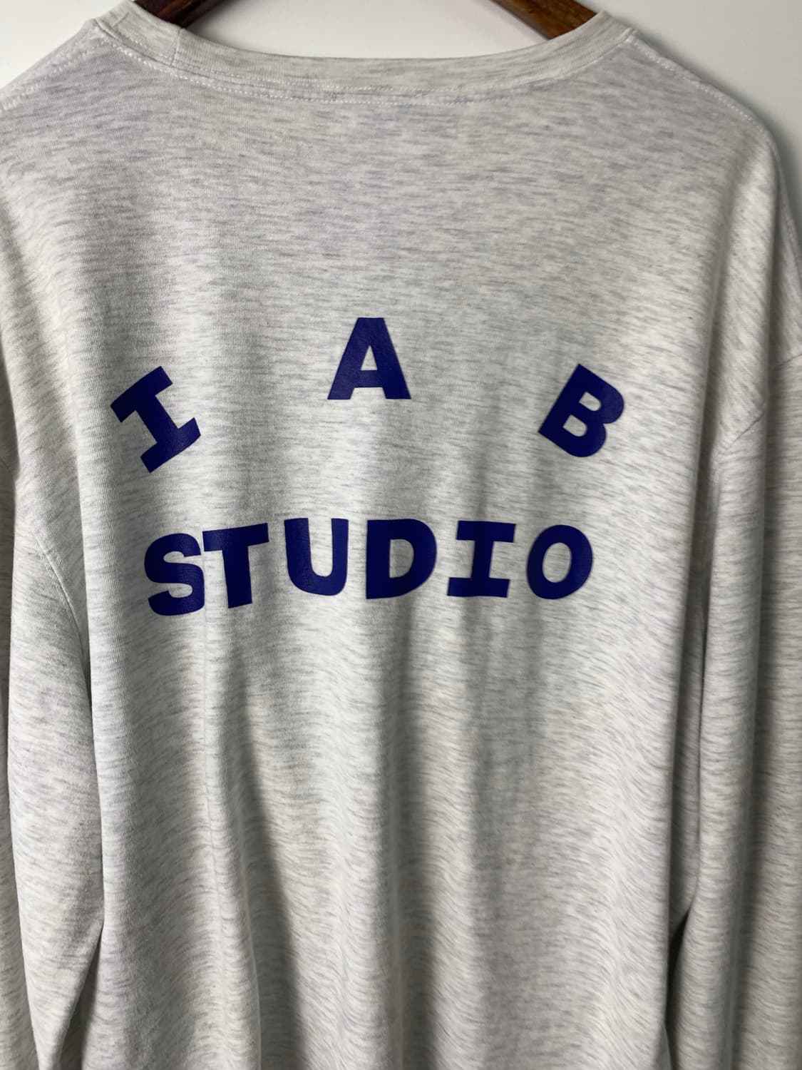 아이앱 스튜디오 라이트그레이 롱슬리브 긴팔티 상품이미지6