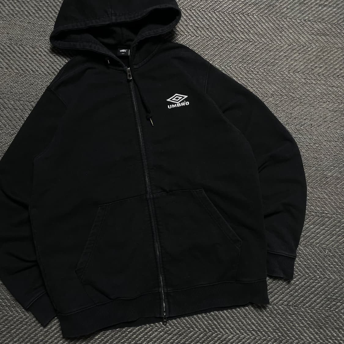 엄브로 빅로고 박시핏 후드집업 블랙y 5316 상품이미지4