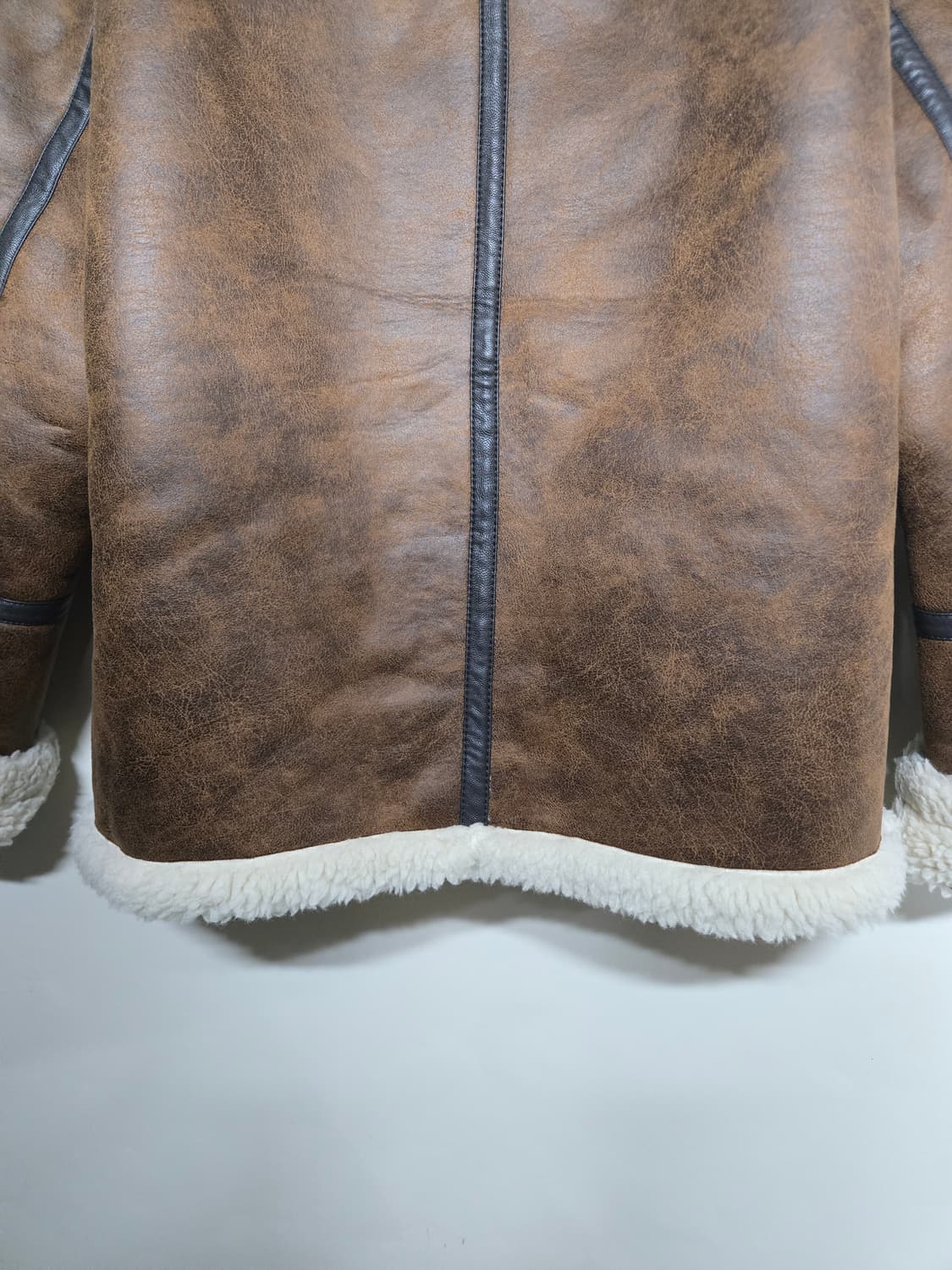 타미힐피거 페이크 레더 플리스 안감 무스탕자켓  M 상품이미지5