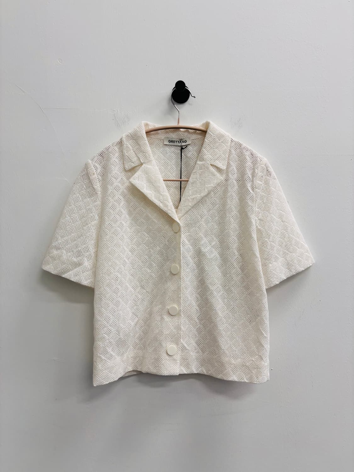 그레이양(GREYYANG) 아일렛 하프 셔츠 화이트 상품이미지2