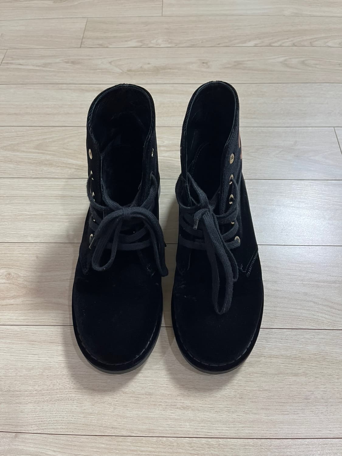 샤넬 벨벳 부츠 메탈로고 36(230) 상품이미지3