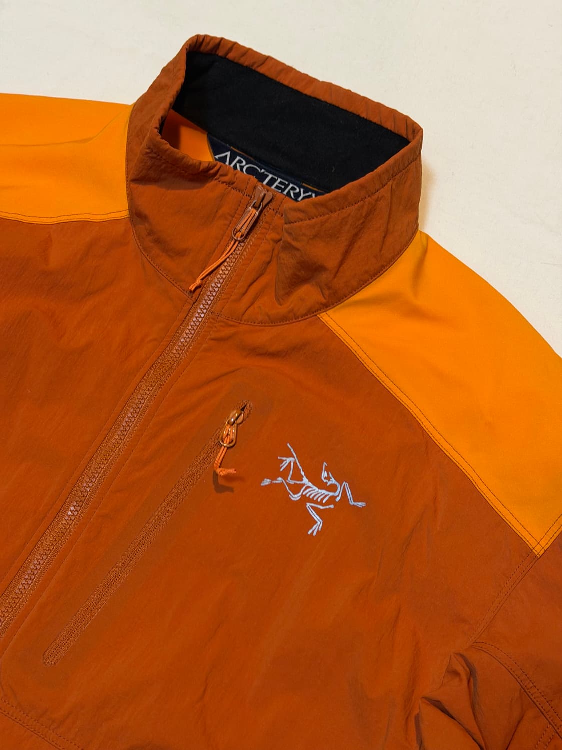 아크테릭스 감마 SL 초경량 하이브리드 바람막이 자켓 오렌지 상품이미지2