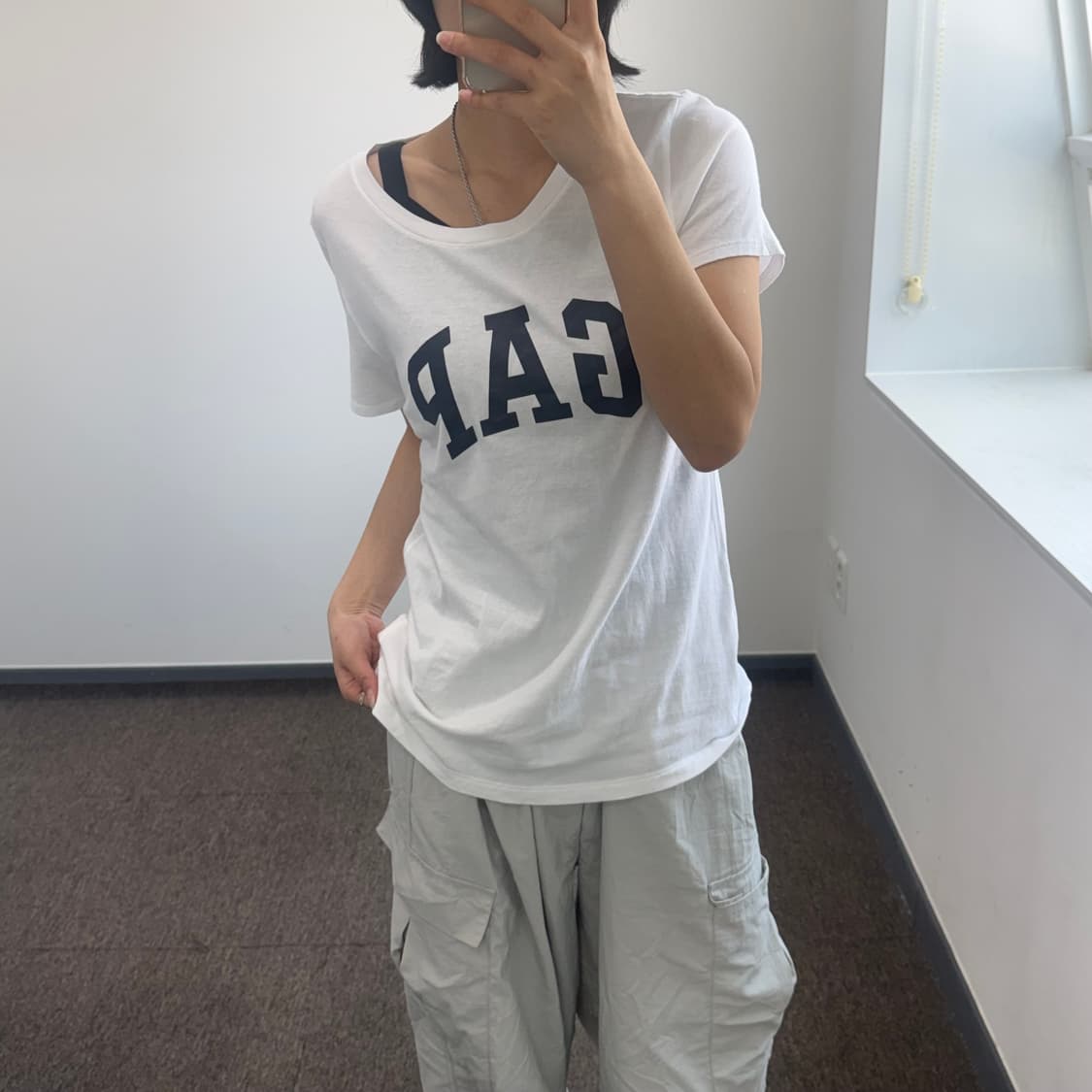 Gap 갭 블랙 로고 화이트 반팔 상품이미지1