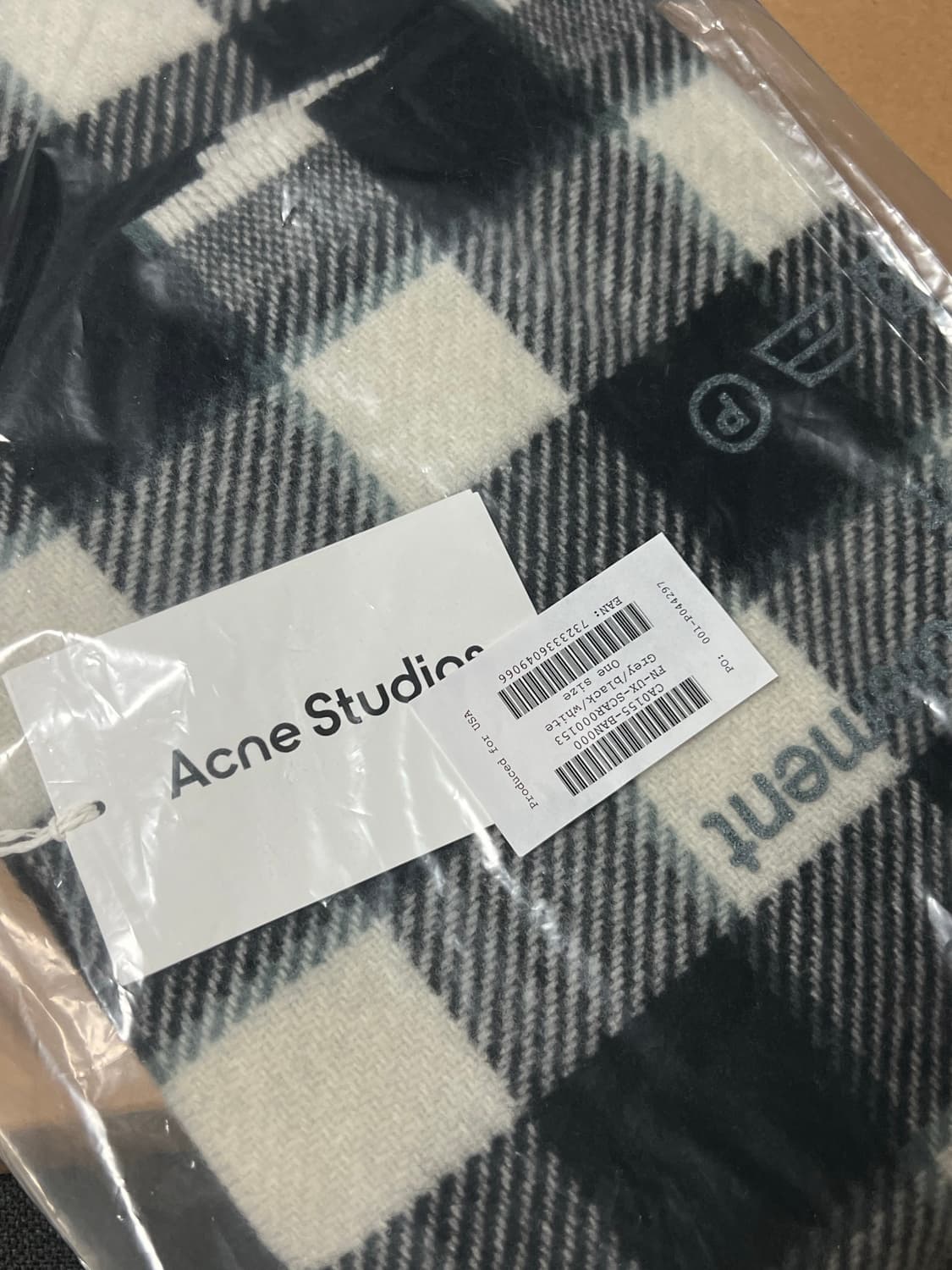 (새제품) 아크네 스튜디오 체크 울 머플러 그레이 블랙 화이트 상품이미지3