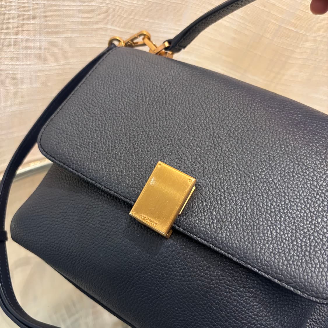 정품 쿠론 소가죽 사첼백     상품이미지4