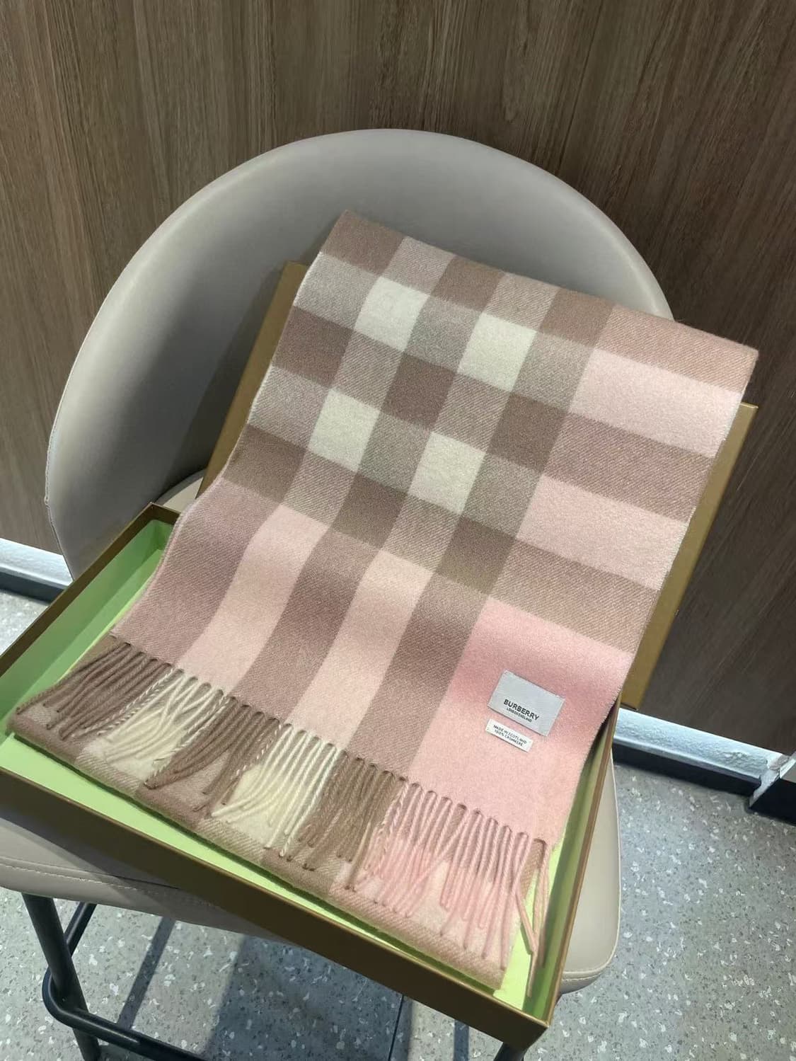 버버리숙녀 리버서블 스카프
 상품이미지1