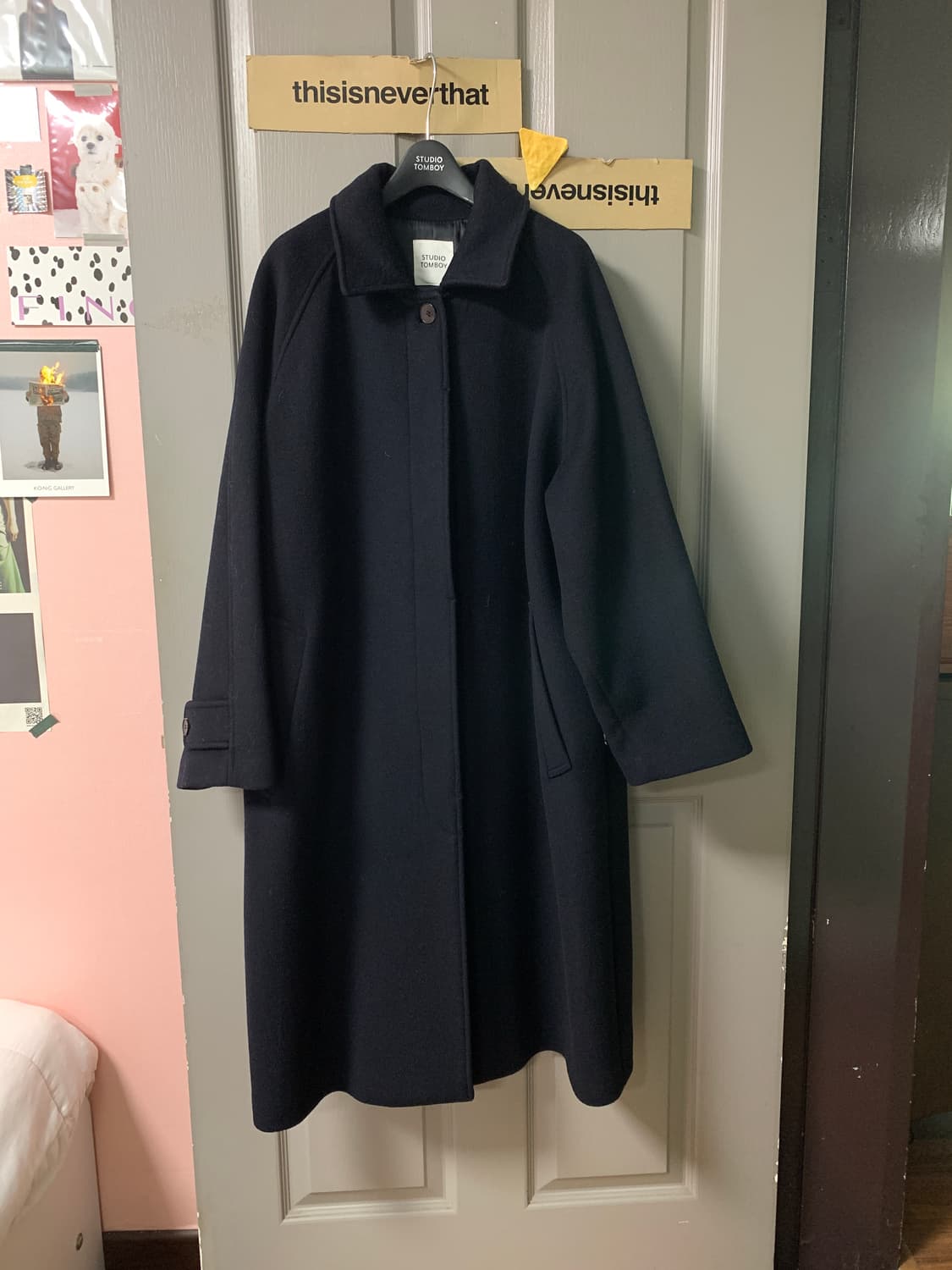 [스튜디오톰보이] 라글란 롱코트 (NAVY) 상품이미지1
