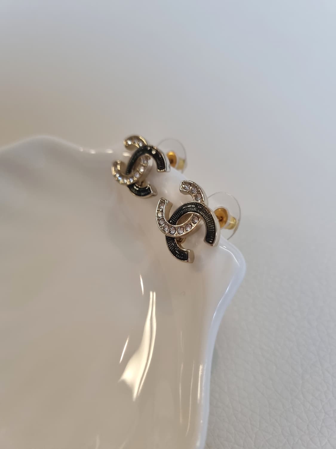 샤넬 콤비 스왈큐빅 CC로고 귀걸이 샴페인골드 업사이클링 상품이미지2