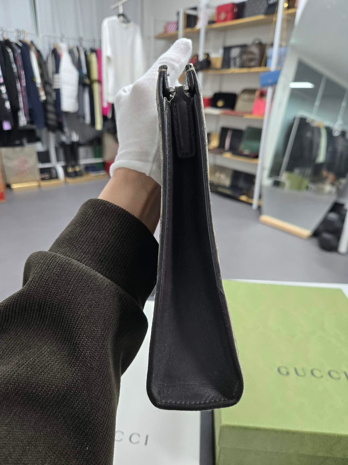 [40%할인] 구찌 삼선 시그니처 클러치백 상품이미지4