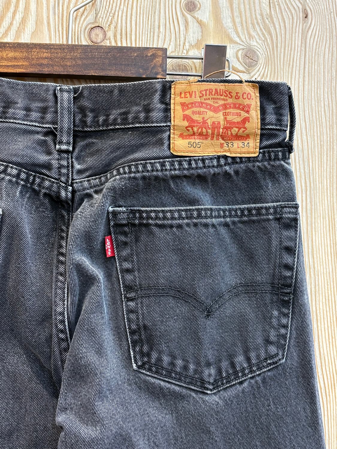 리바이스 505 블랙워시드 데님팬츠 상품이미지3