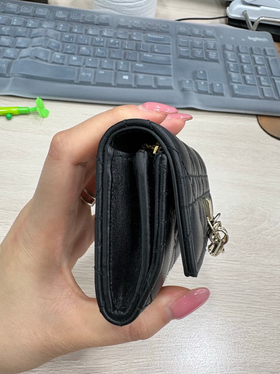 (정품)디올 블랙 카드지갑 상품이미지4