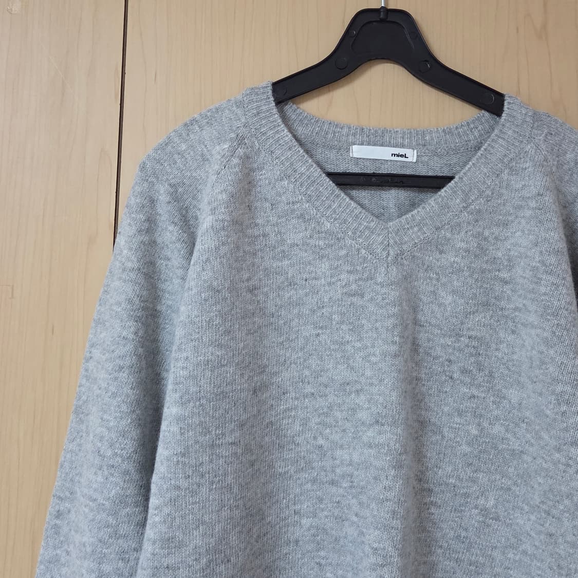 새상품) 미엘 miel 캐시미어 울 니트 하이 브이넥 니트 그레이 상품이미지9