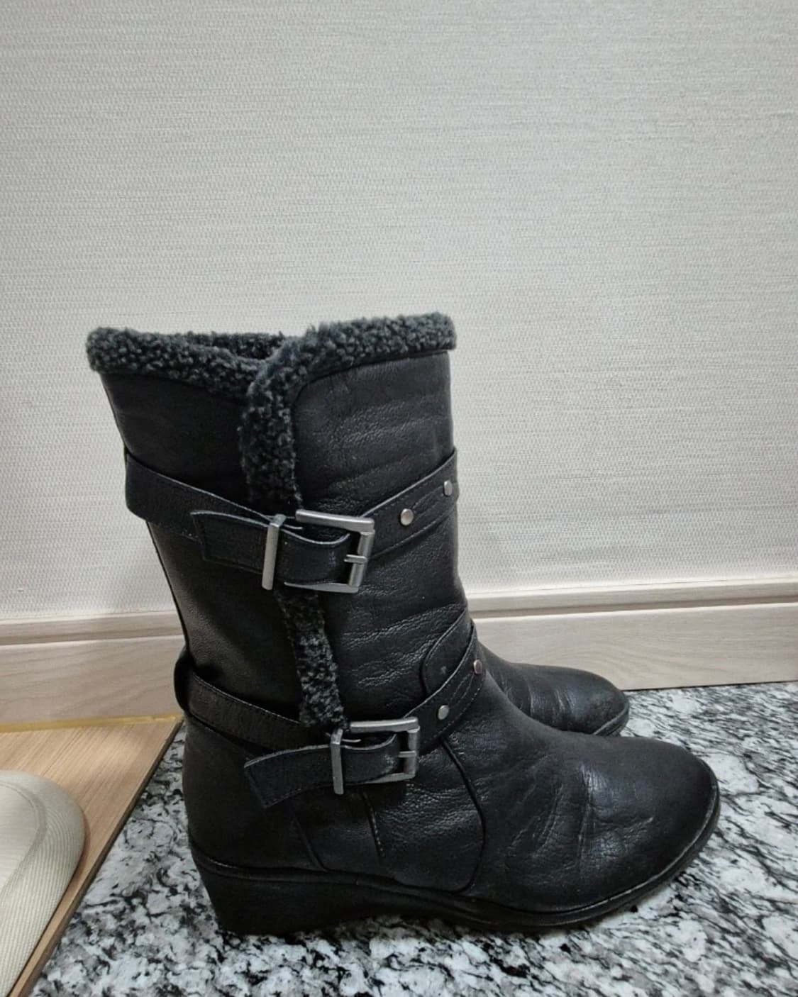 블랙 버클 미들 부츠 250 상품이미지1