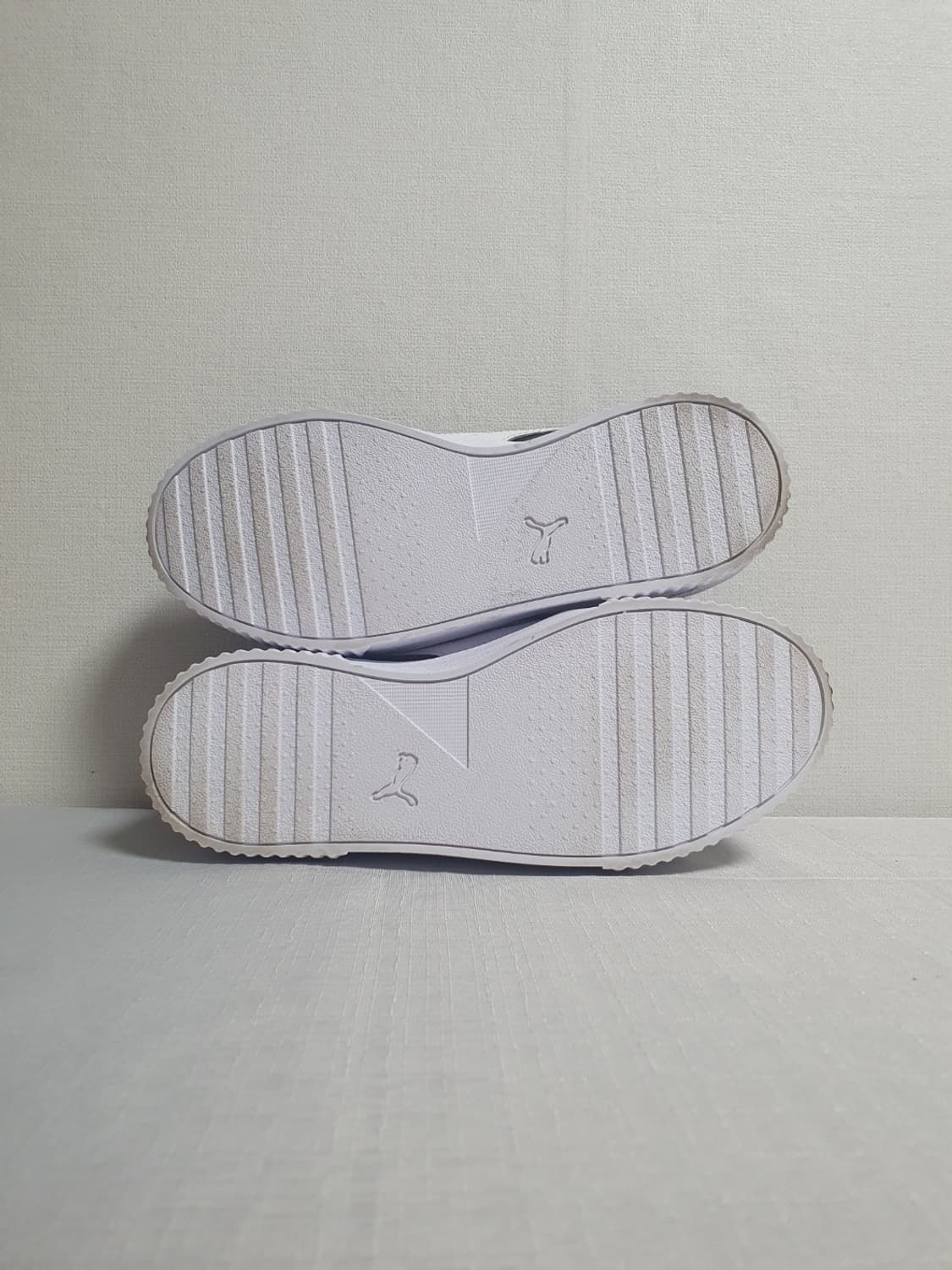 택포가 235mm 푸마 운동화 카리나 크루 블랙 스니커즈 상품이미지7