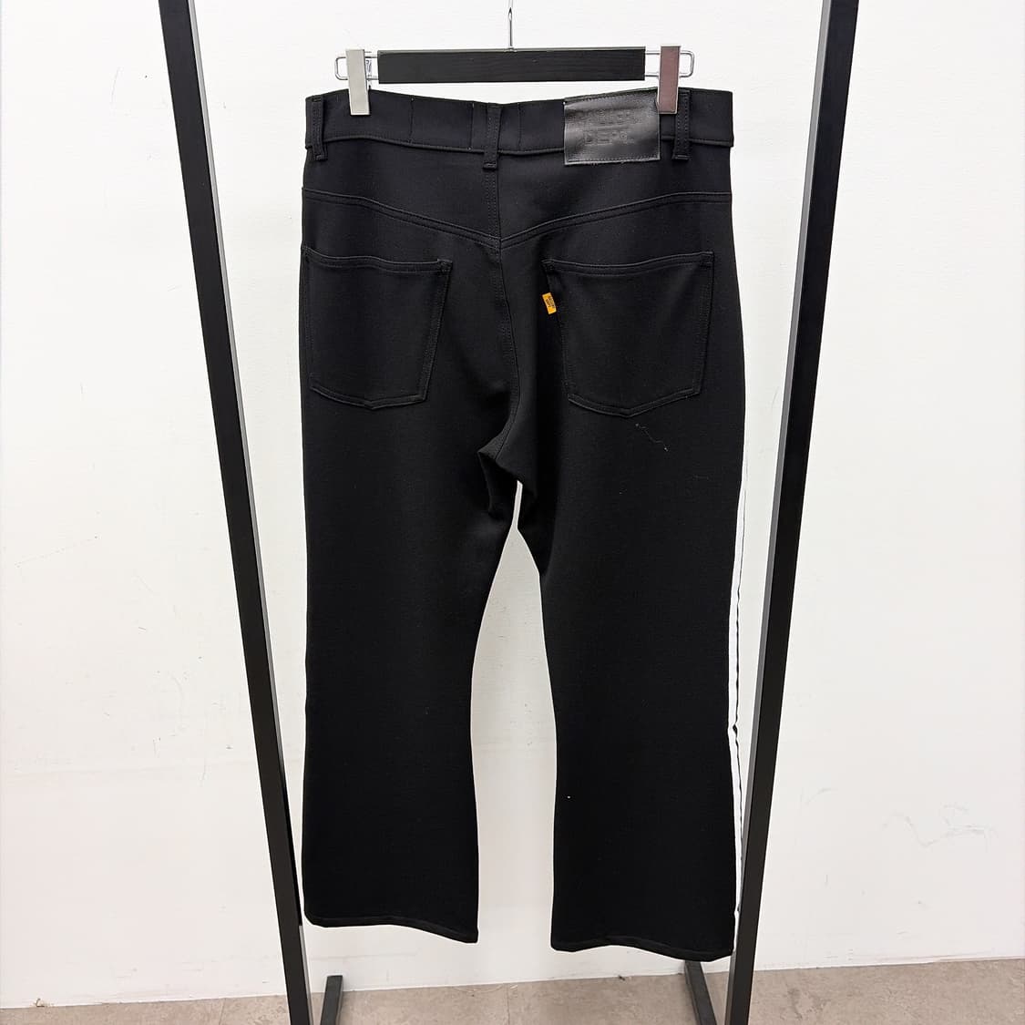 (정품/새상품) 갤러리 디파트먼트 남성 블랙 로간 플레어 팬츠 상품이미지3