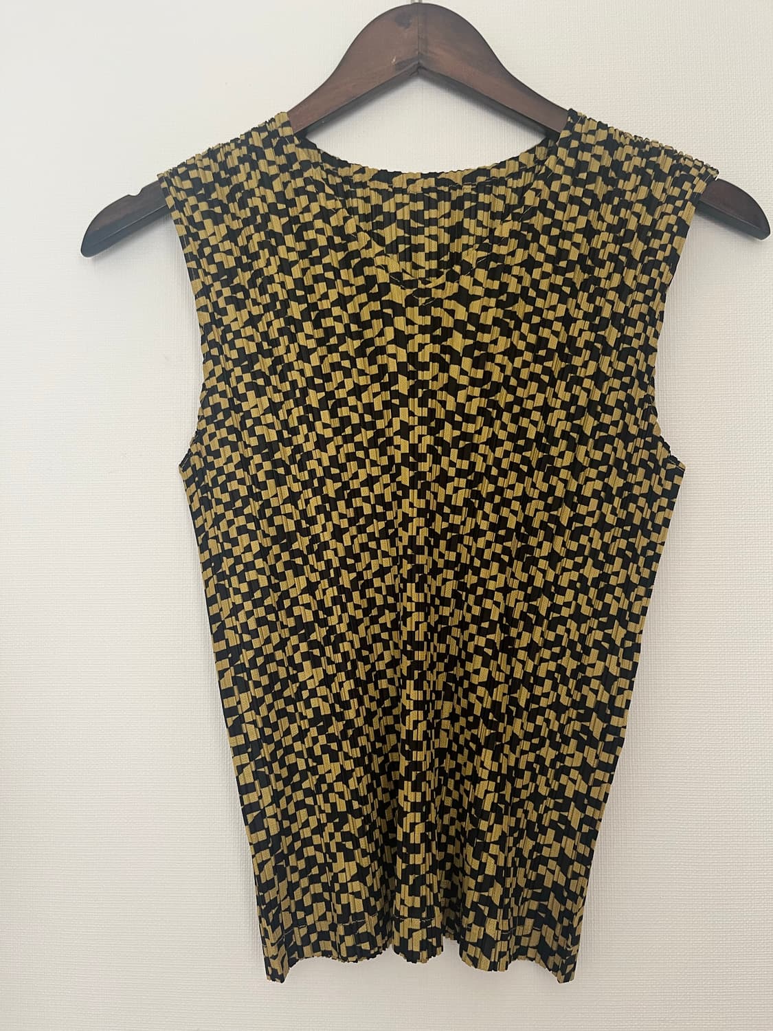 이세이미야케 플리츠플리즈 민소매 상품이미지1