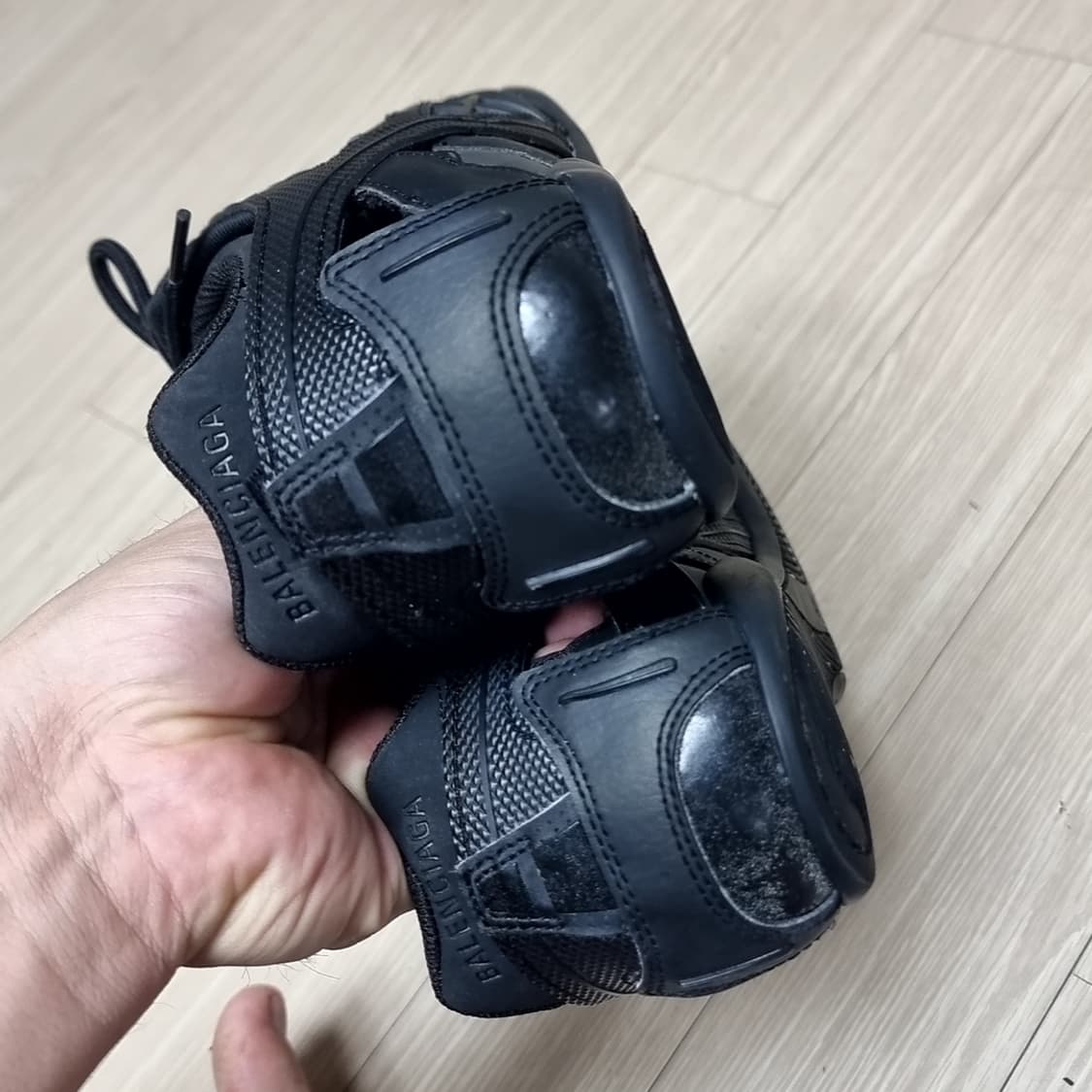 발렌시아가 트랙 스니커즈 블랙(275-280) 상품이미지6