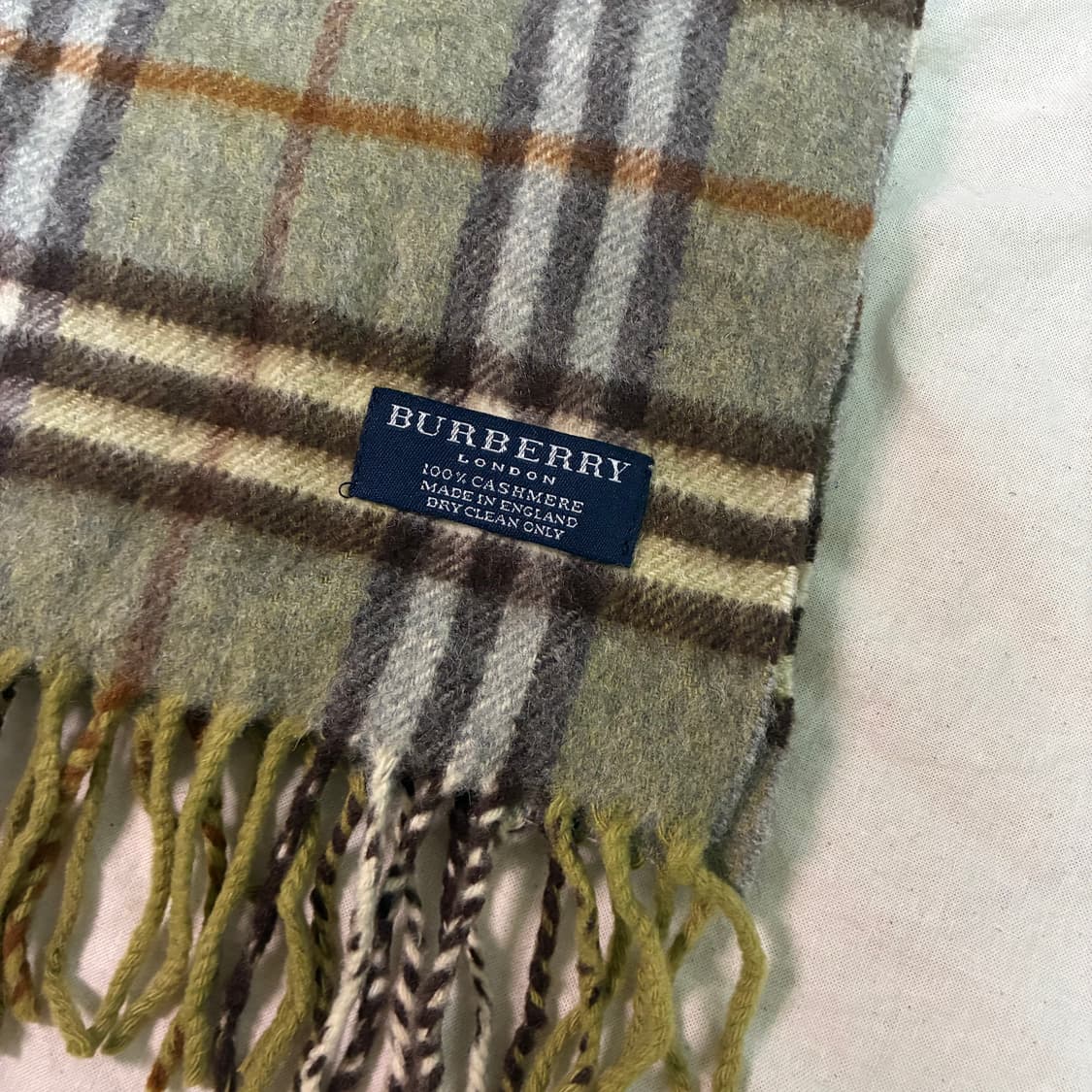 정품 버버리 캐시미어 체크 머플러 상품이미지2