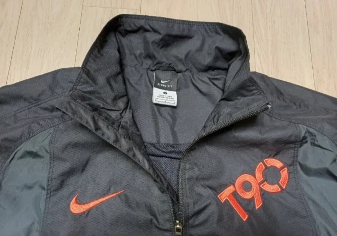 나이키 t90 바람막이 간절기 점퍼 상품이미지2
