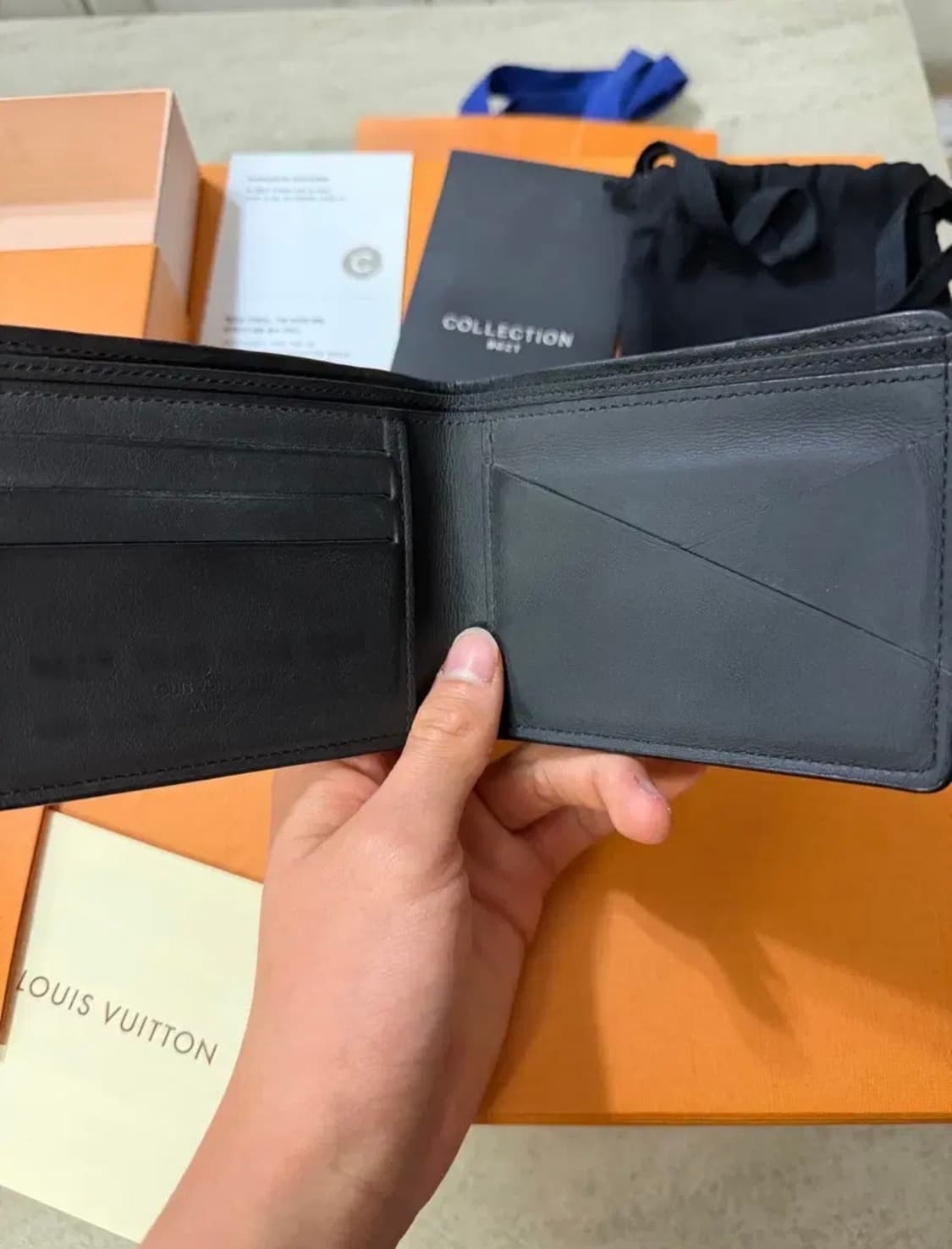 루이비통 쉐도우 블랙 반지갑 상품이미지10