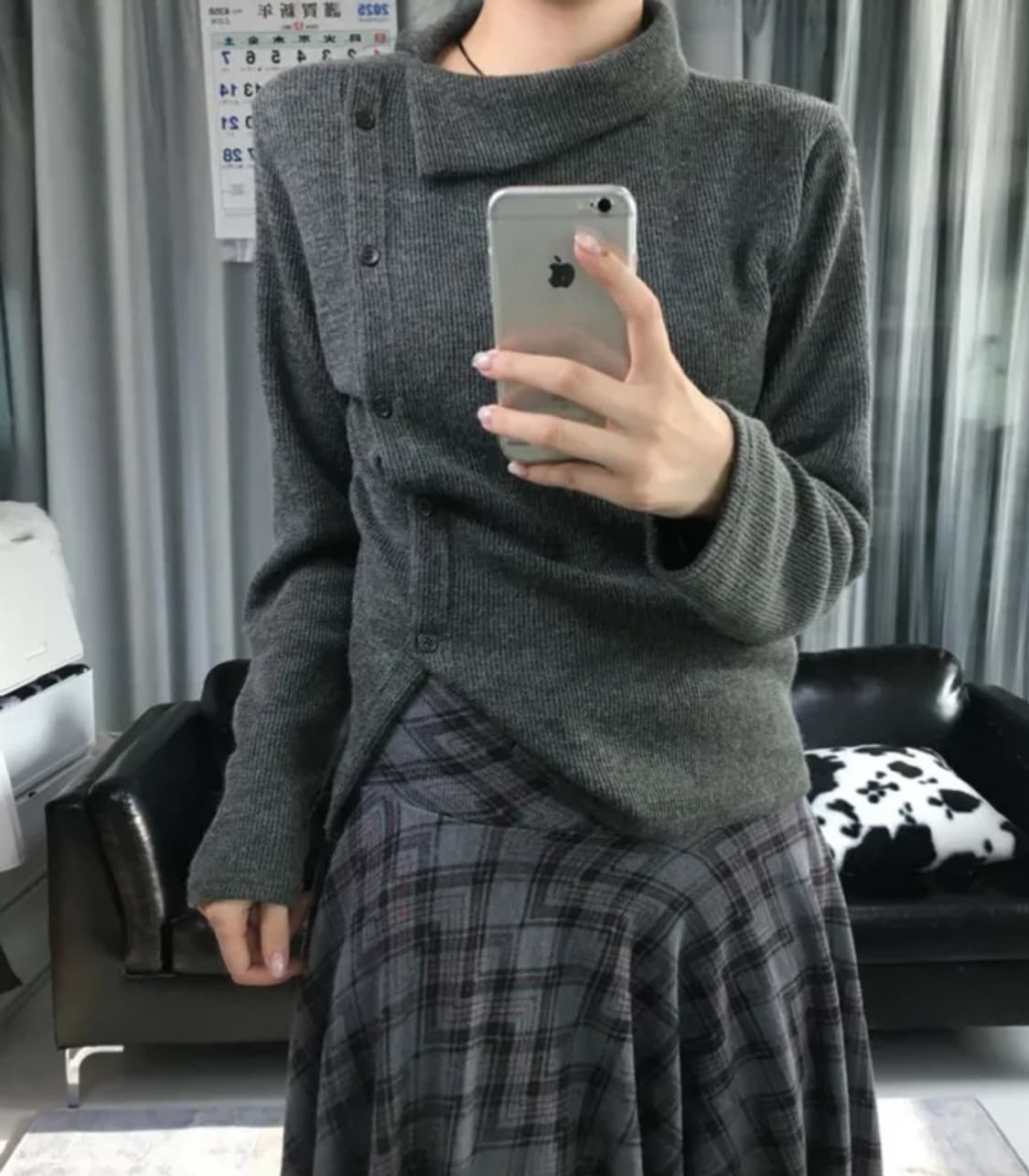 보카시 폴라 언발 버튼 롱슬리브 상품이미지2