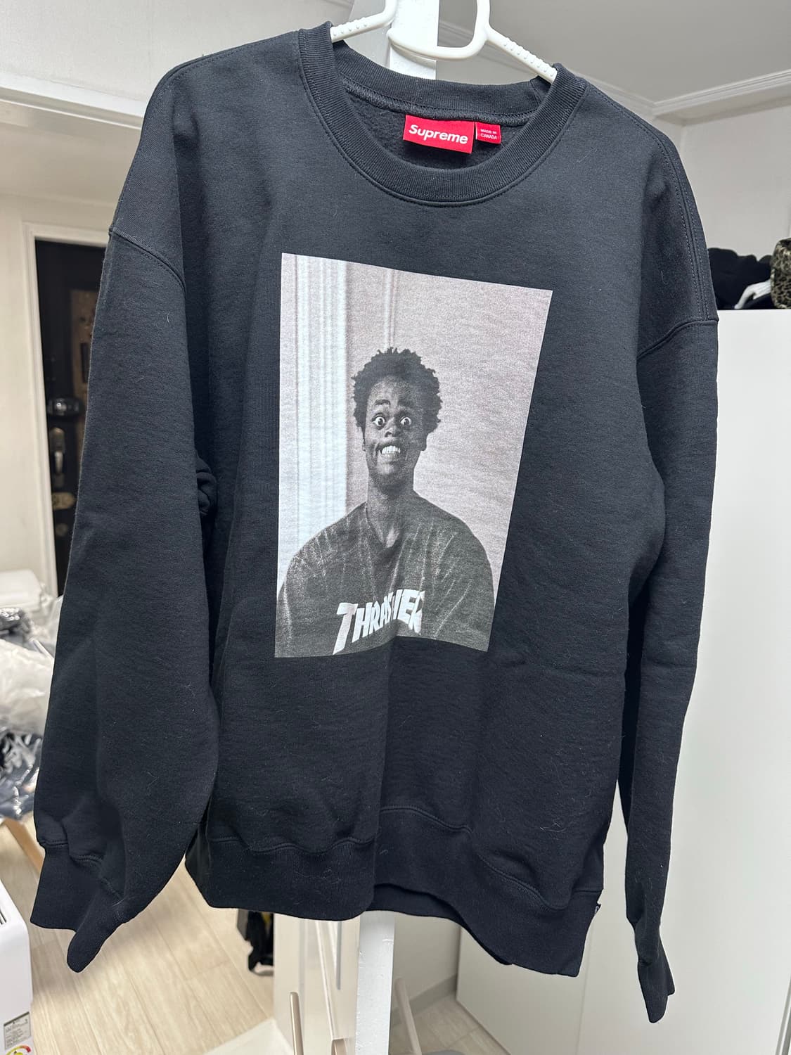 슈프림 x 트레셔 크루넥 블랙 -24F 상품이미지1