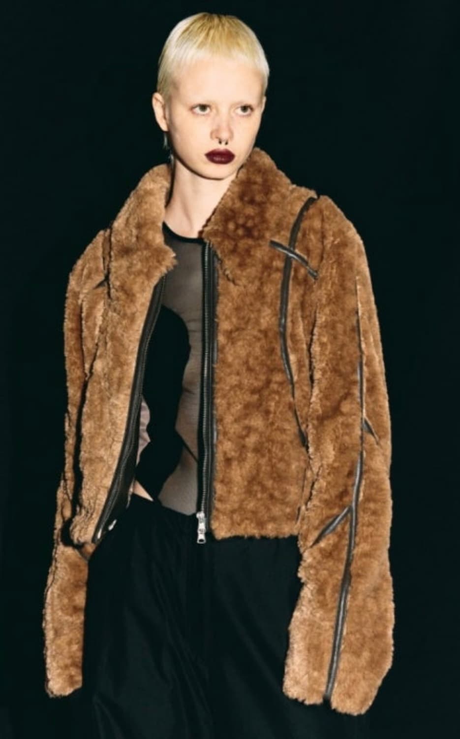 인사일런스 우먼 레더 바인딩 에코 퍼 점퍼  상품이미지1