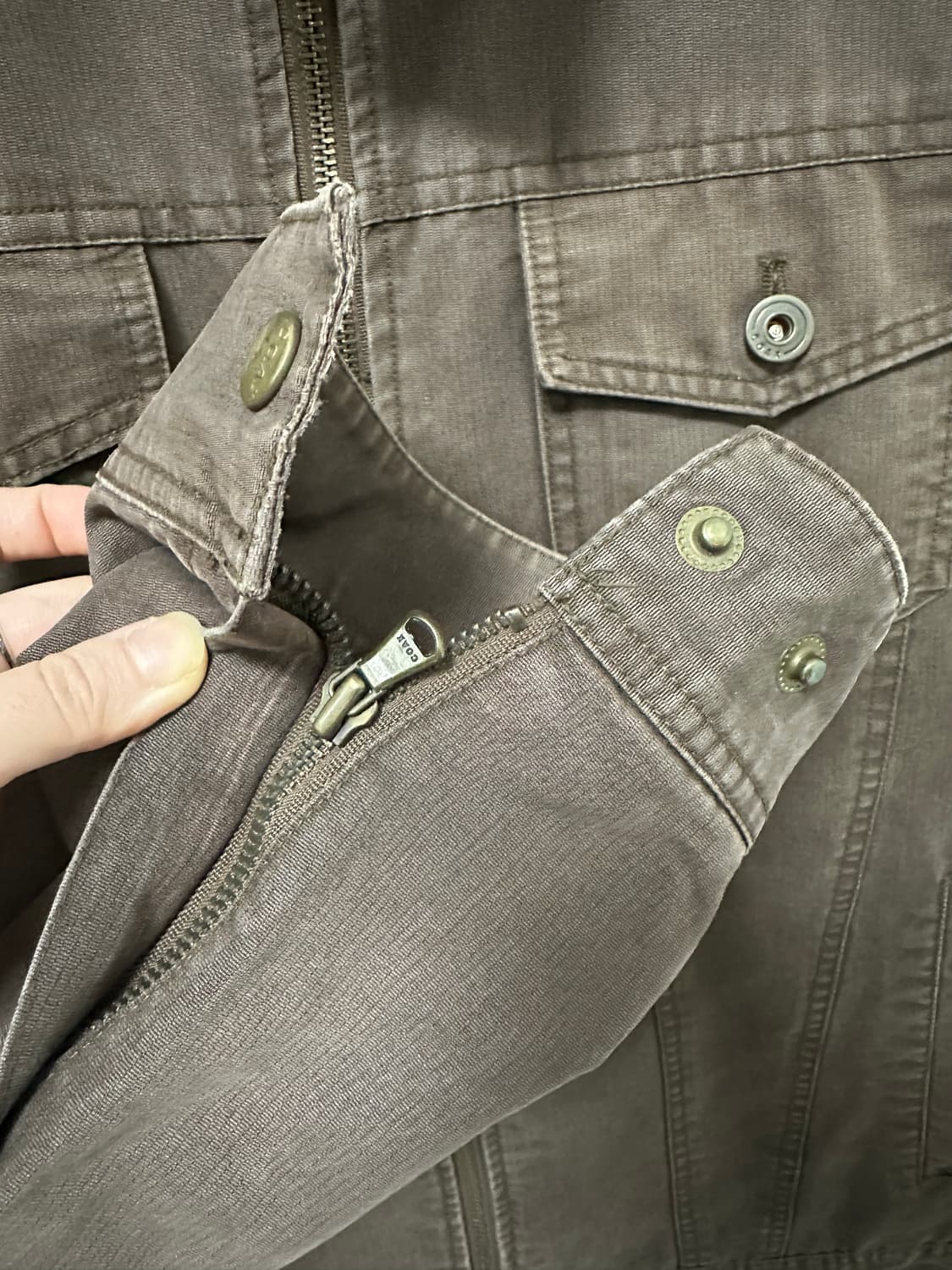 COAX 버튼 지퍼 디테일 반하이넥 자켓 상품이미지4