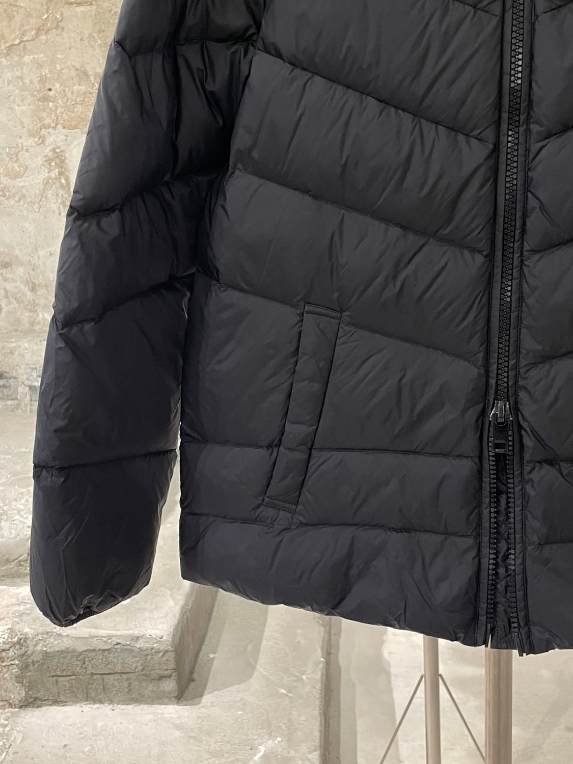 디젤 블랙 투 웨이 집업 덕 다운 경량 패딩 상품이미지4