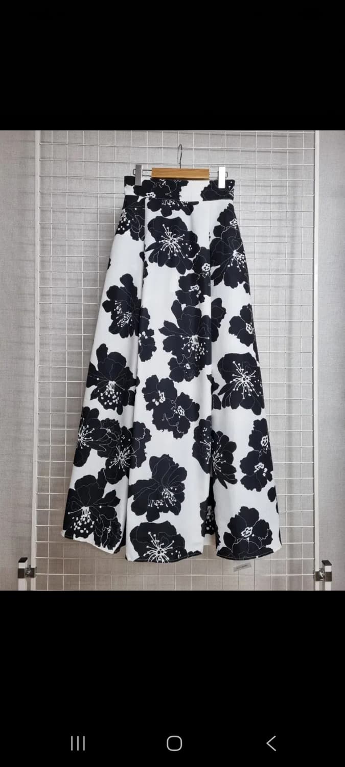 (새상품) 11am 플라워 스커트 (봄) 상품이미지1