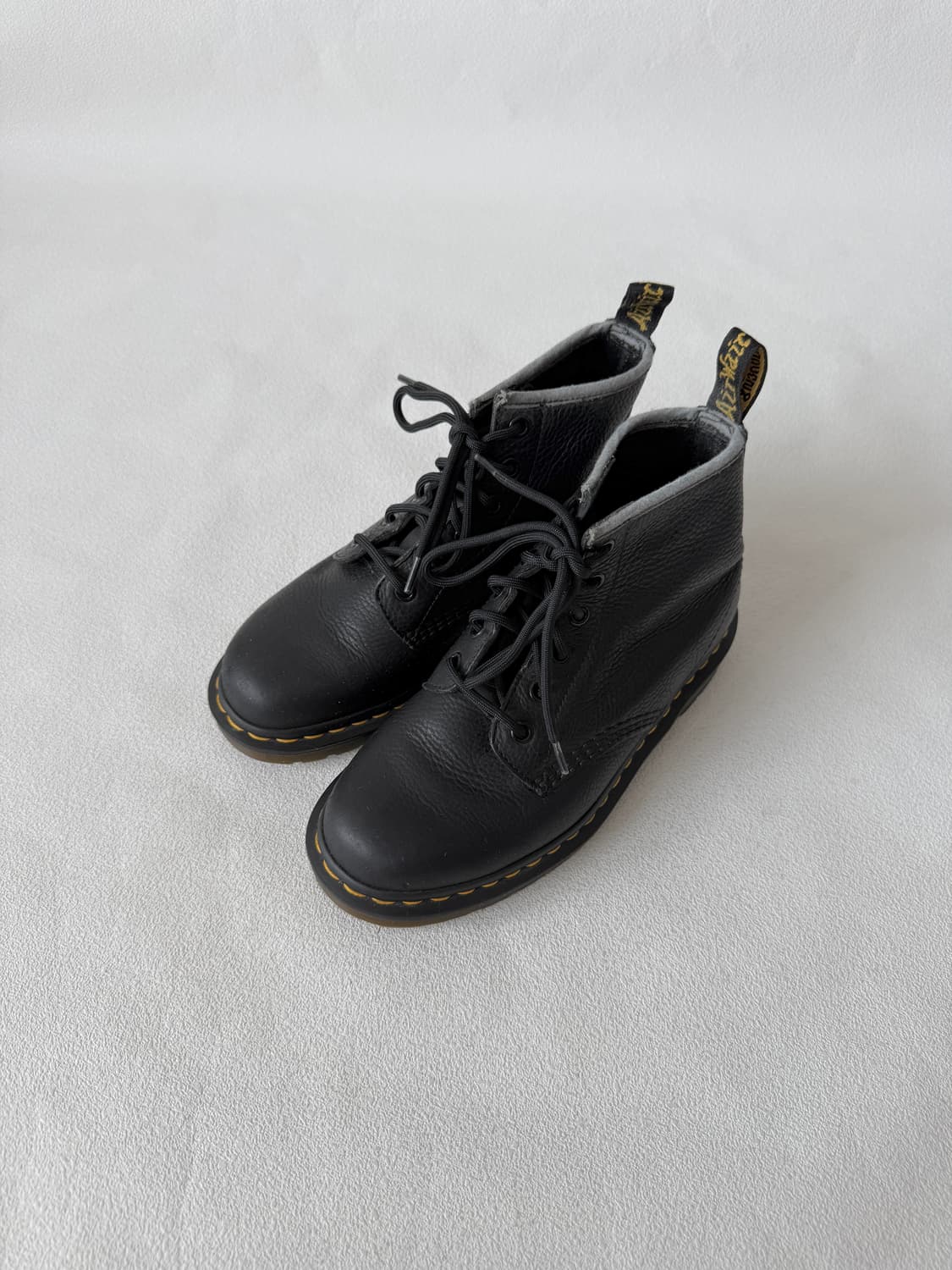 [UK4, 230]닥터마틴(Dr.Marten) 6홀 레더 부츠 상품이미지4