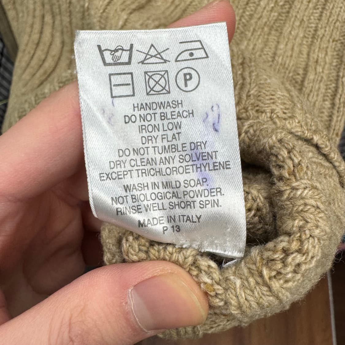 버버리 롱슬리브 골지 니트 후면 노바체크 패턴 포인트 베이지 상품이미지7