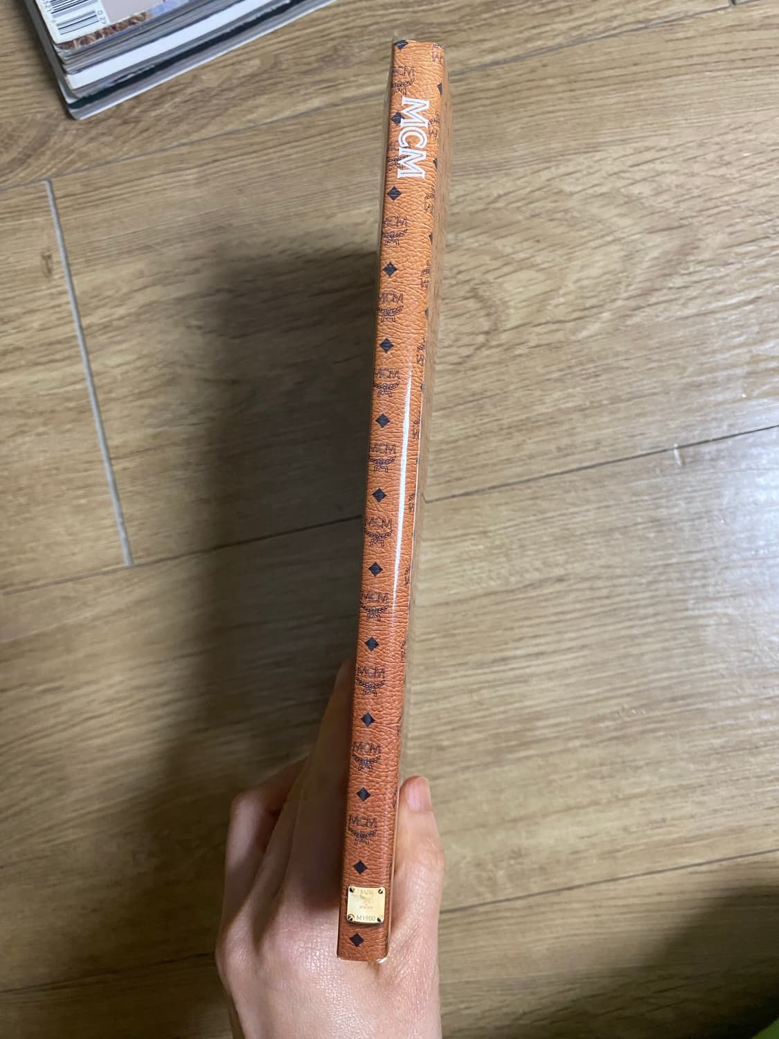 MCM 브렌드 북 영문 상품이미지5