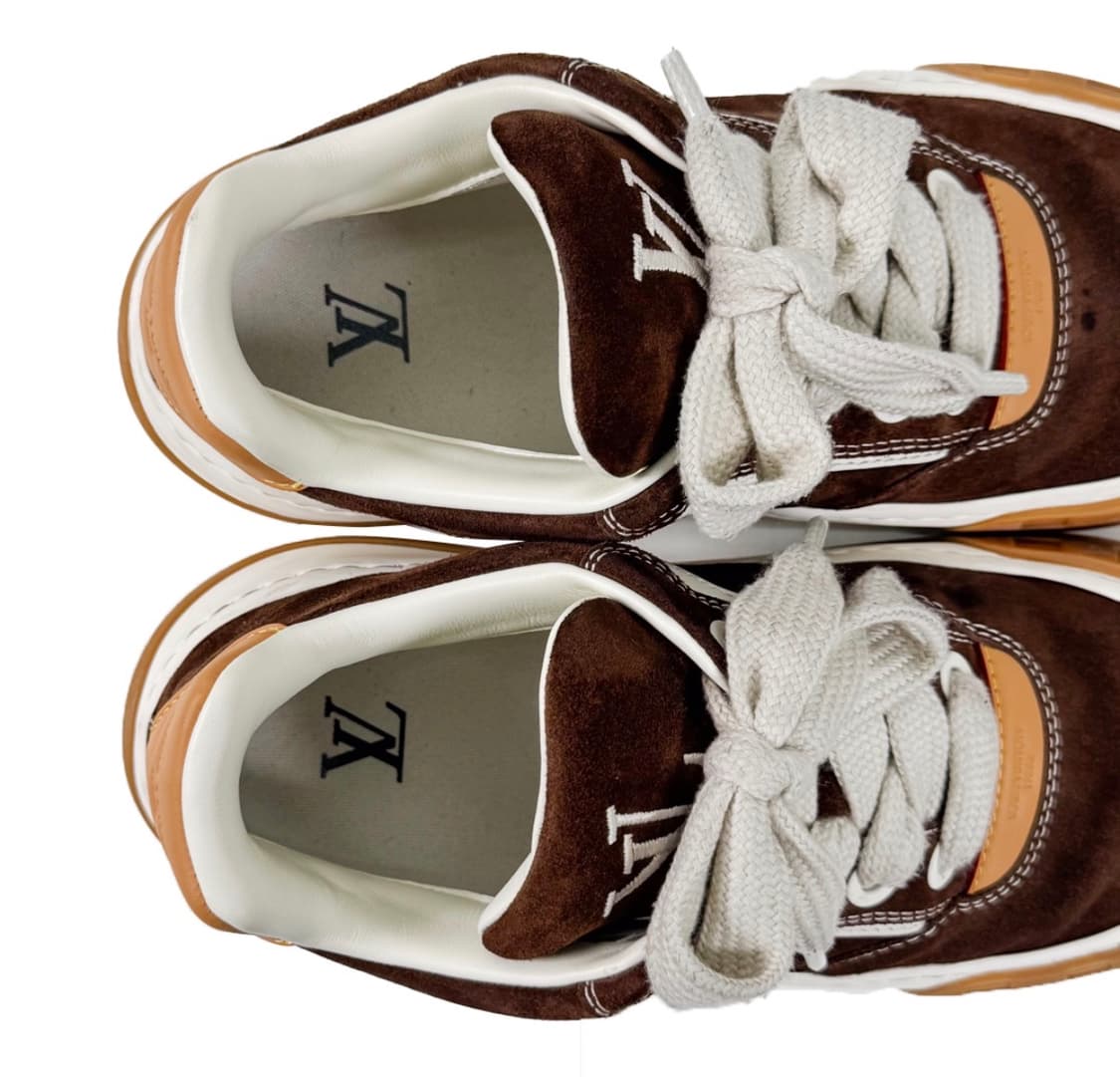 [7] 루이비통 남성 LV 틸티드 스웨이드 스니커즈 브라운 1AJ761 상품이미지9