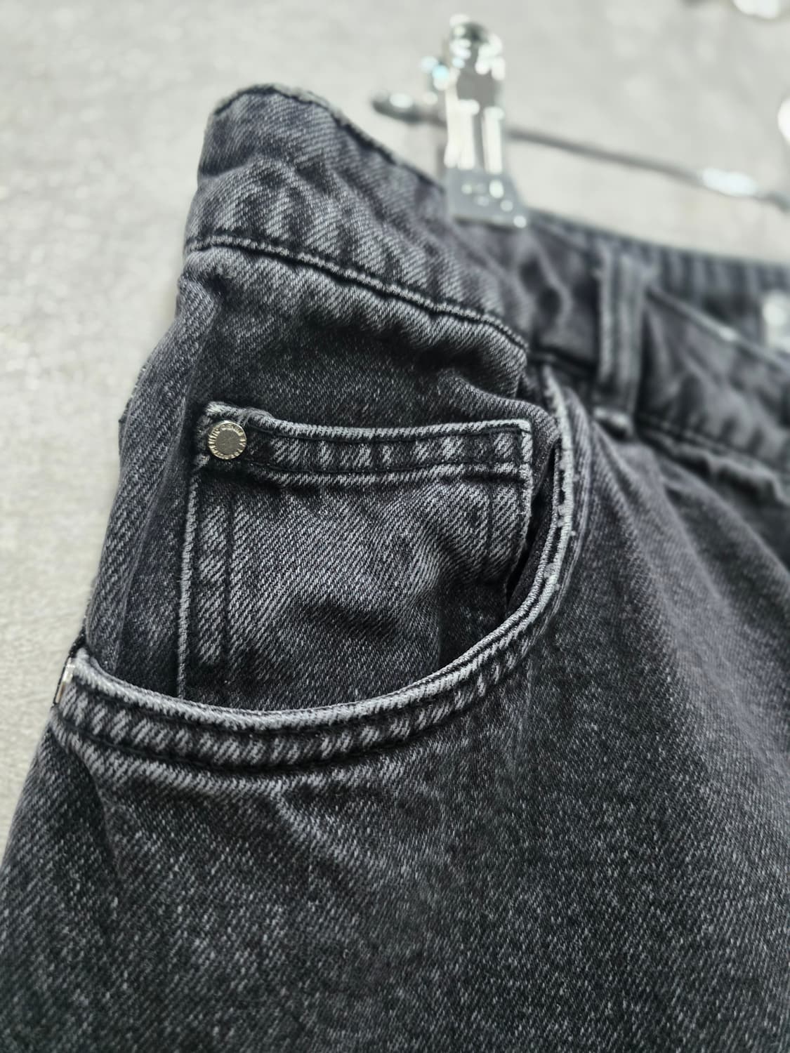 자라 TRF 컬렉션 블랙 데님 숏팬츠 상품이미지4