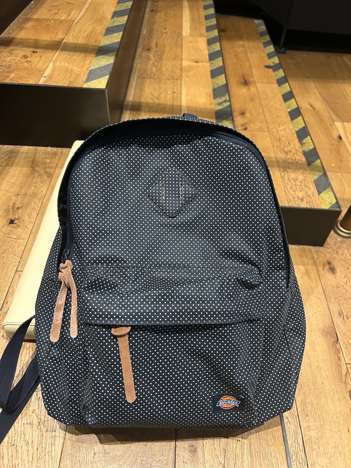블랙 도트 돼지코 디키즈 백팩 상품이미지1