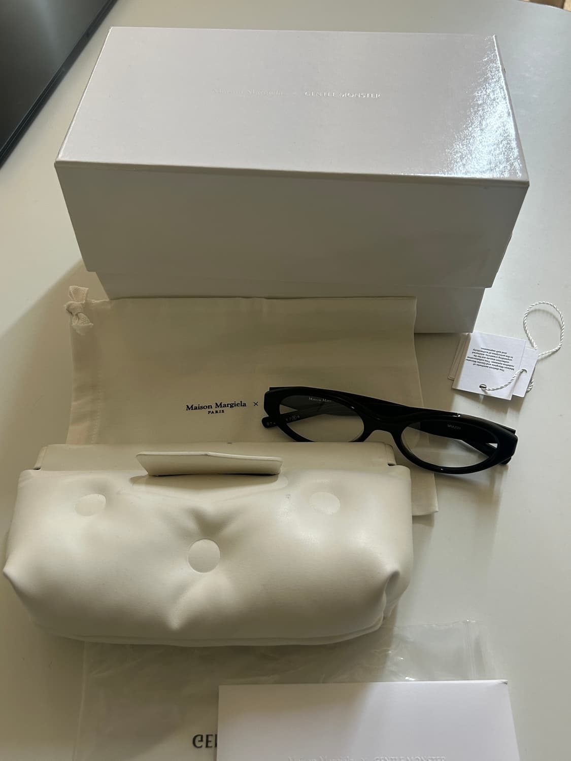 젠틀몬스터 마르지엘라 MM209 블랙 상품이미지4