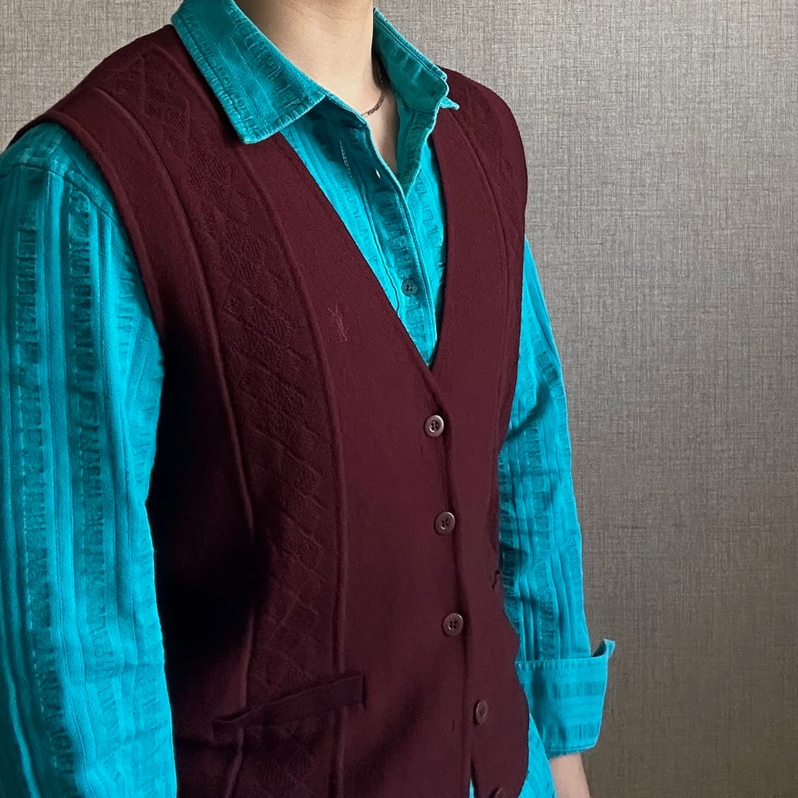 YSL 입생로랑 버건디 버튼 니트 베스트 상품이미지2