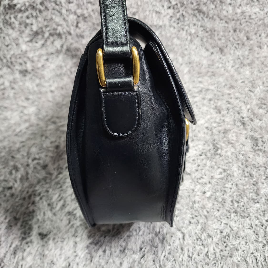 구찌 빈티지 삼선 레더 반달박스백 숄더백 상품이미지4