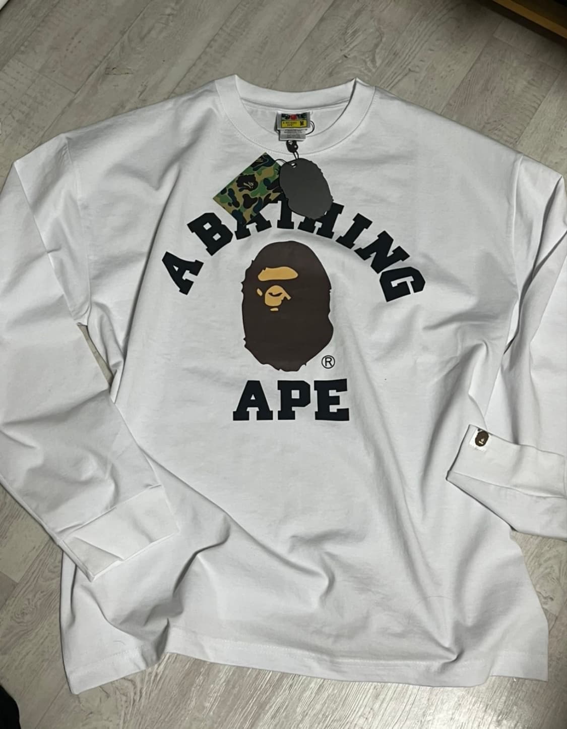 베이프 롱슬리브 새상품 상품이미지1